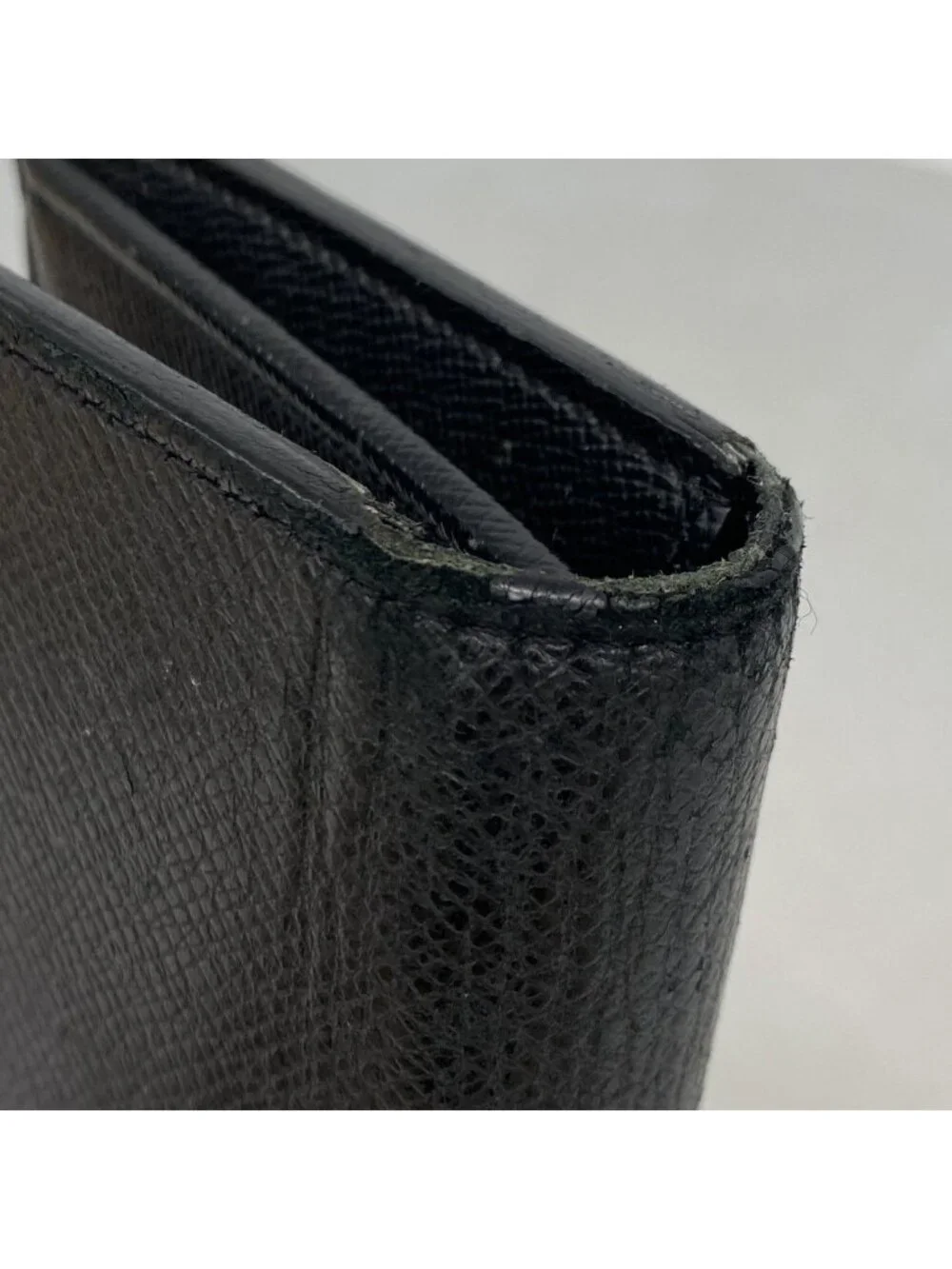 Louis Vuitton Wallet Taiga Portefeuille Brazza Ardoise